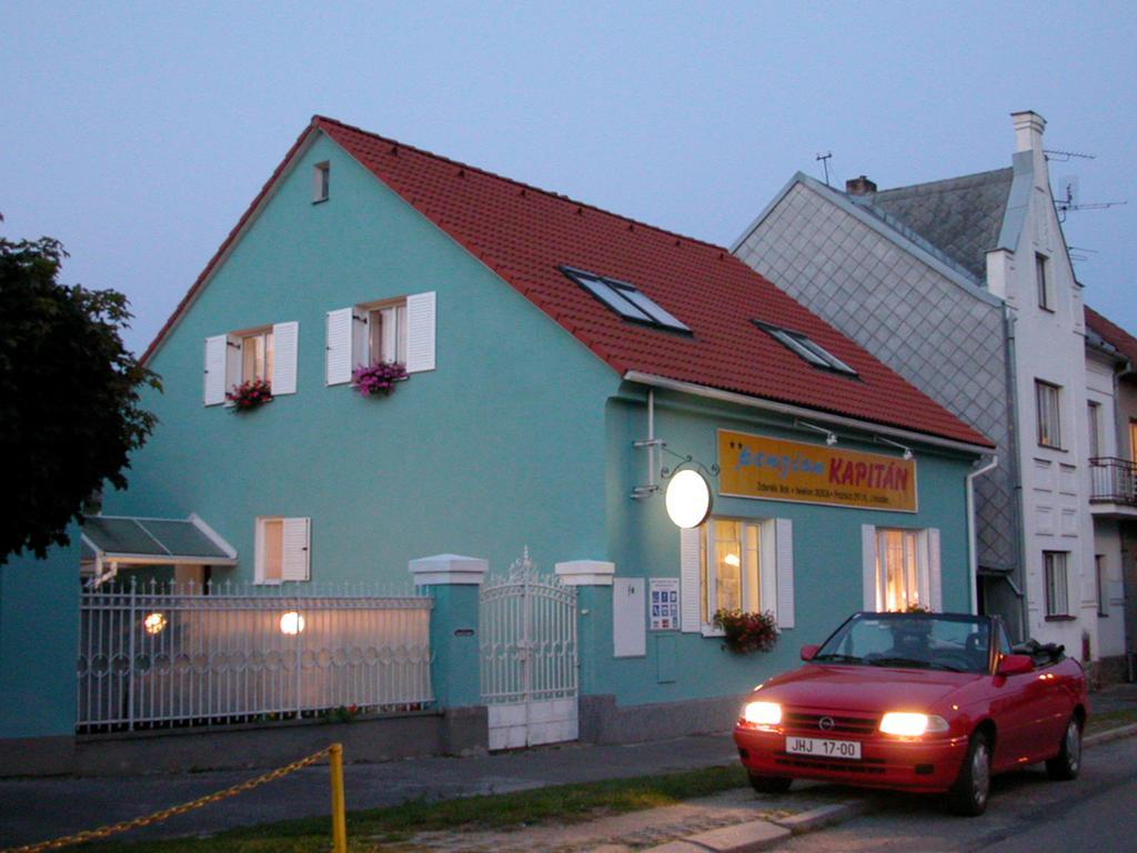 Penzion Kapitan Jindřichův Hradec Exterior foto